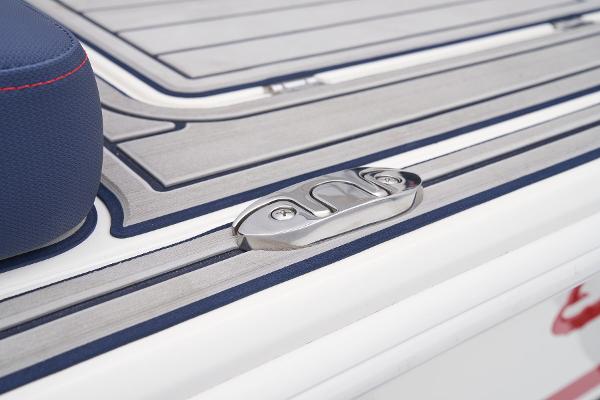 2025 Mako 18 Pro Skiff Patriot Edition - 57