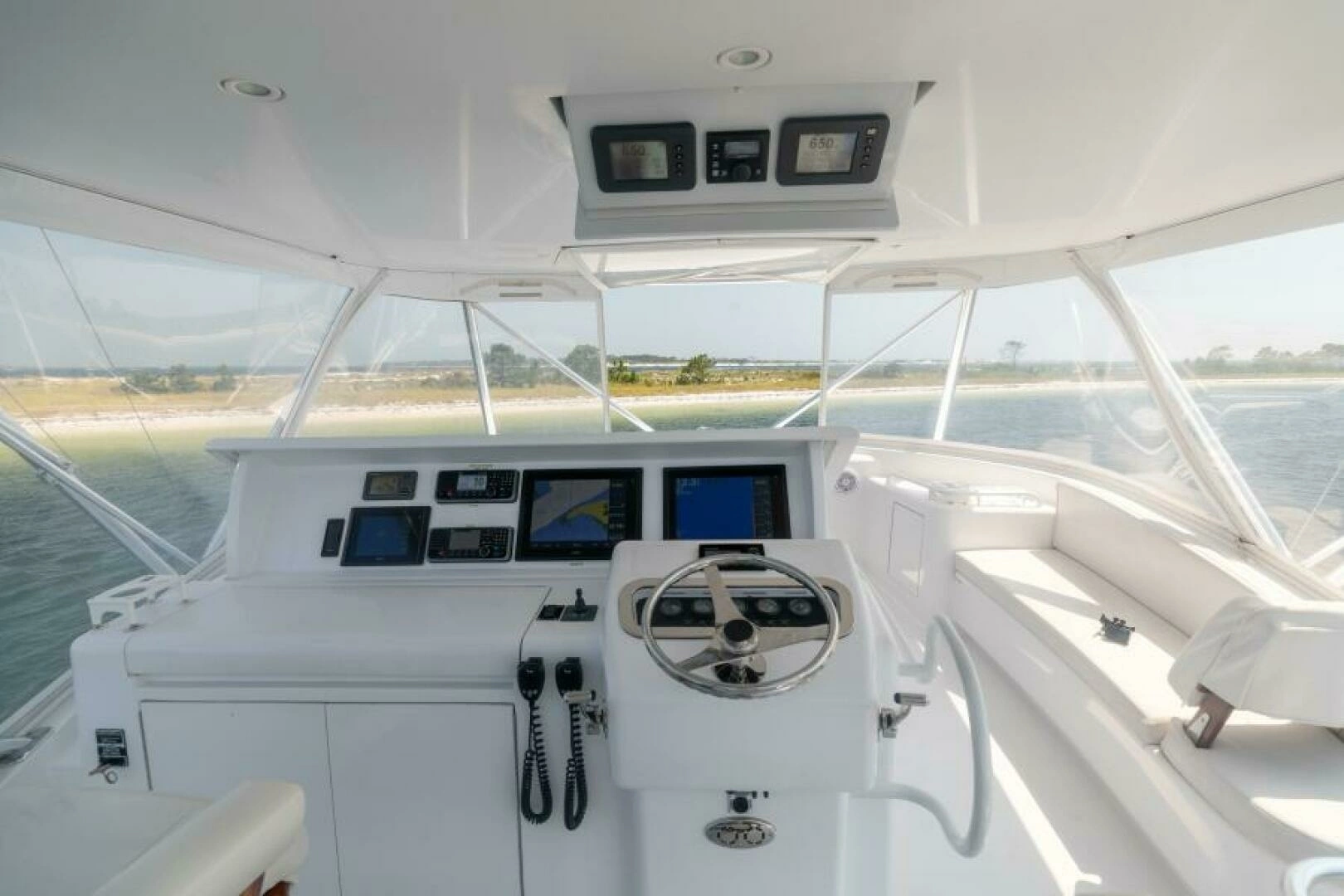 2008 Hatteras 60 Convertible - Image 19