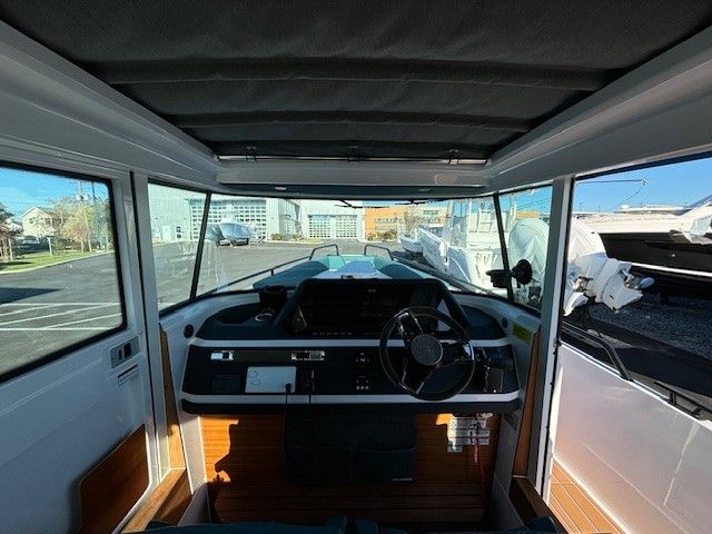 2023 Axopar 28 Cabin - 18