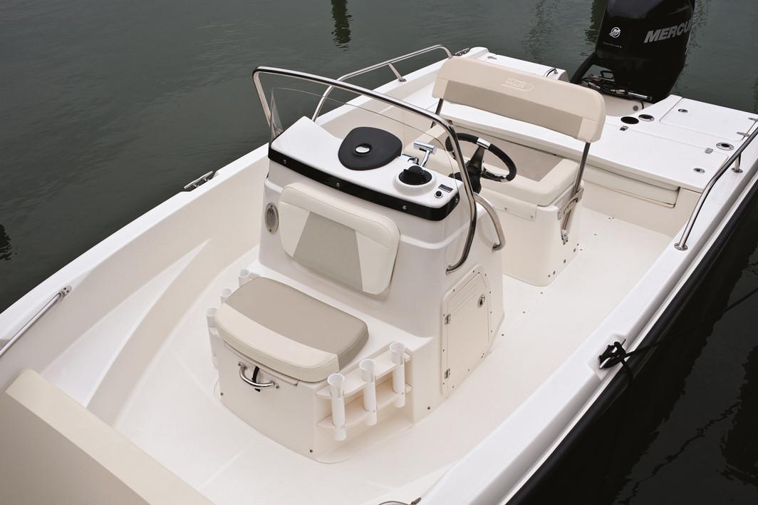 Manufacturer Provided Image: 2021 Boston Whaler 180 Dauntless boat interior with seating and console.