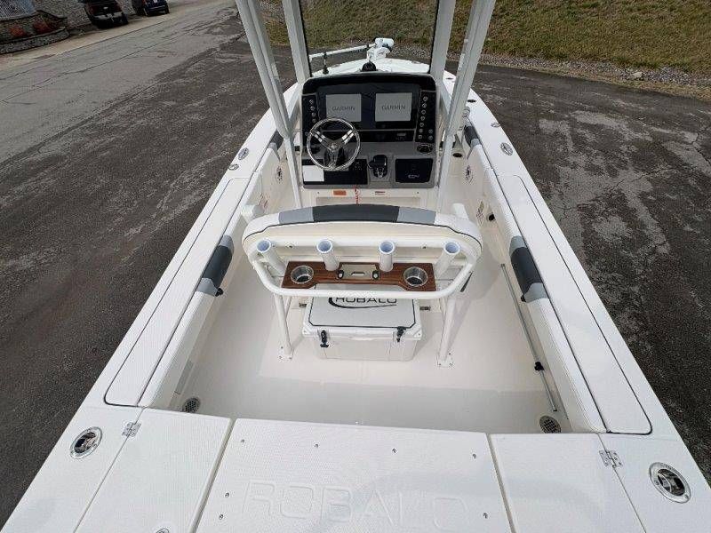 2026 Robalo 246 Cayman - 132