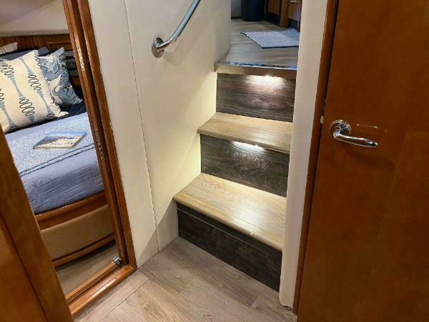 2001 Carver 450 Voyager Pilothouse - Image 48