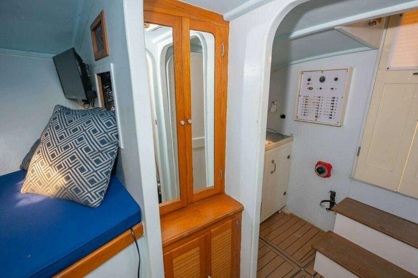 1987 Custom Carolina Island Boatworks 34 Express - Image 20