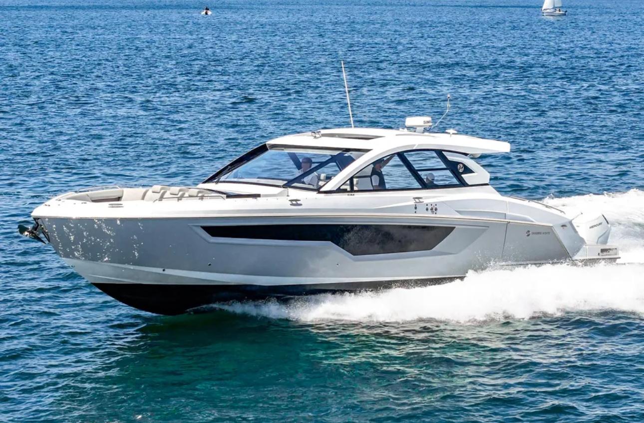 2026 Cruisers Yachts 50 GLS