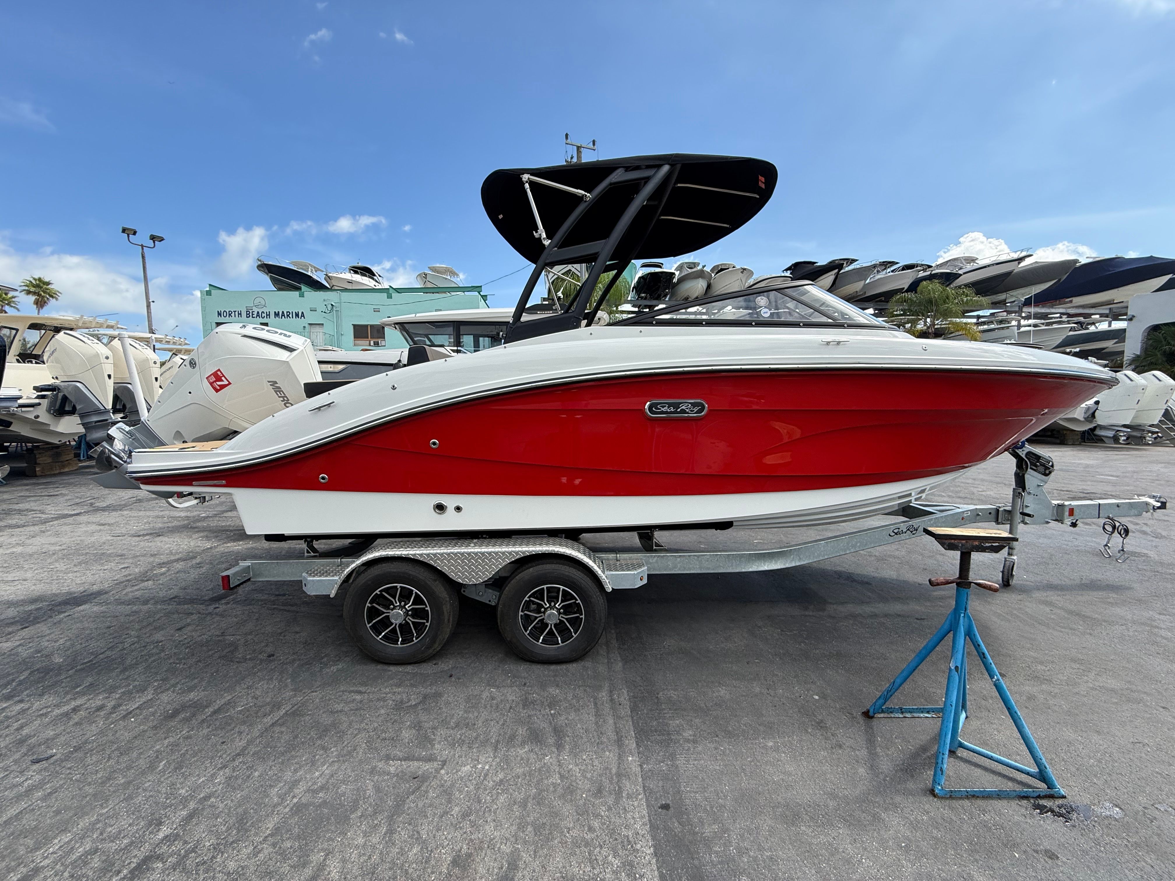 2026 Sea Ray SPX 210 Outboard