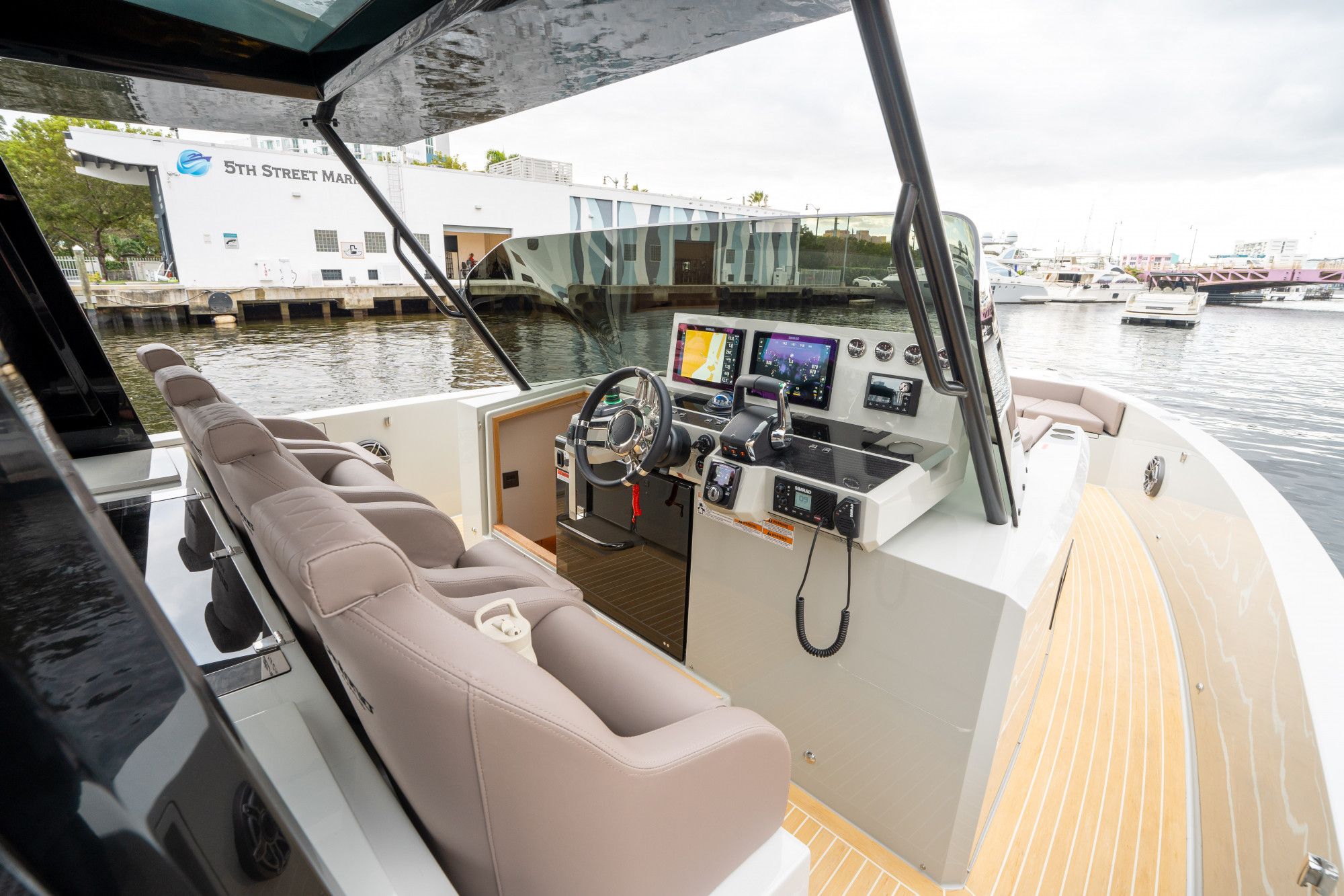 2025 De Antonio Yachts D42 Open - 23