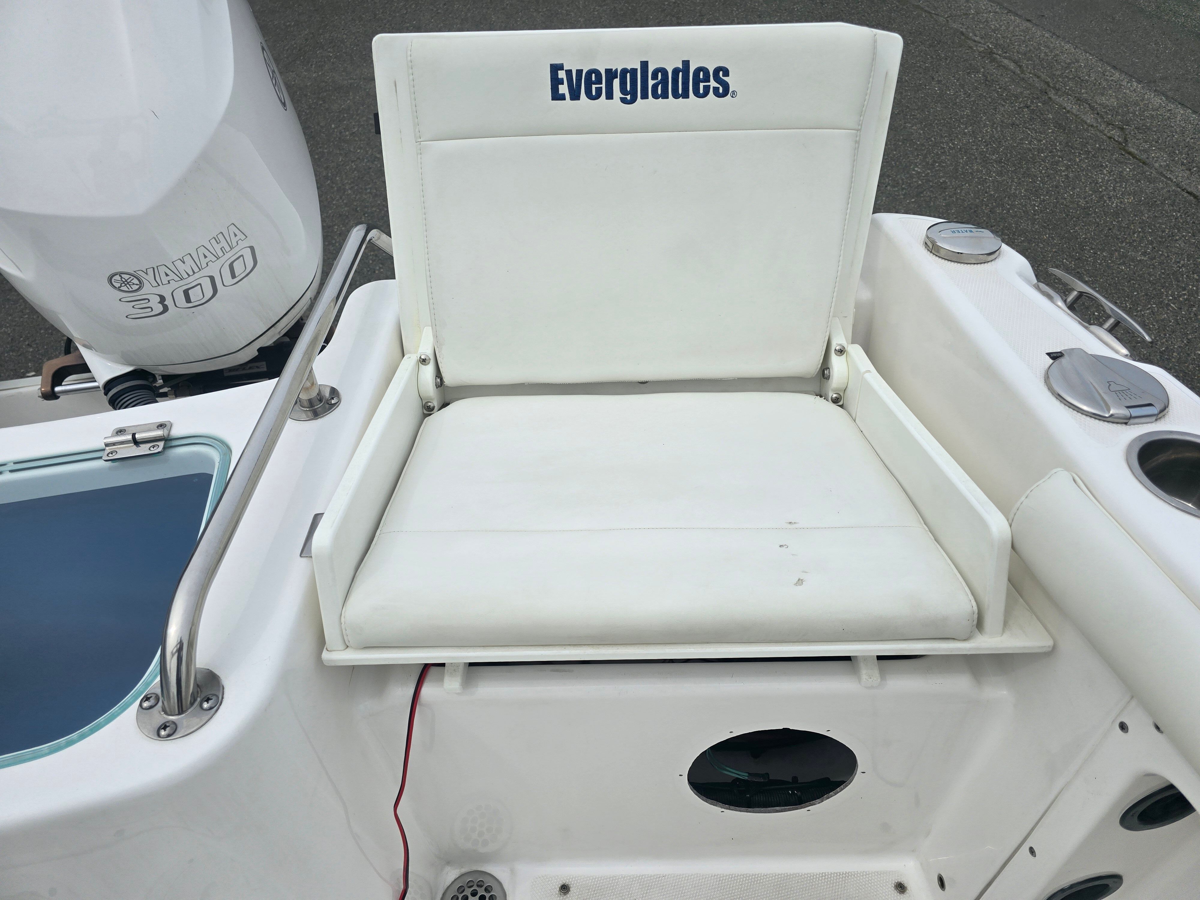 2017 Everglades 230 Dual Console - 52