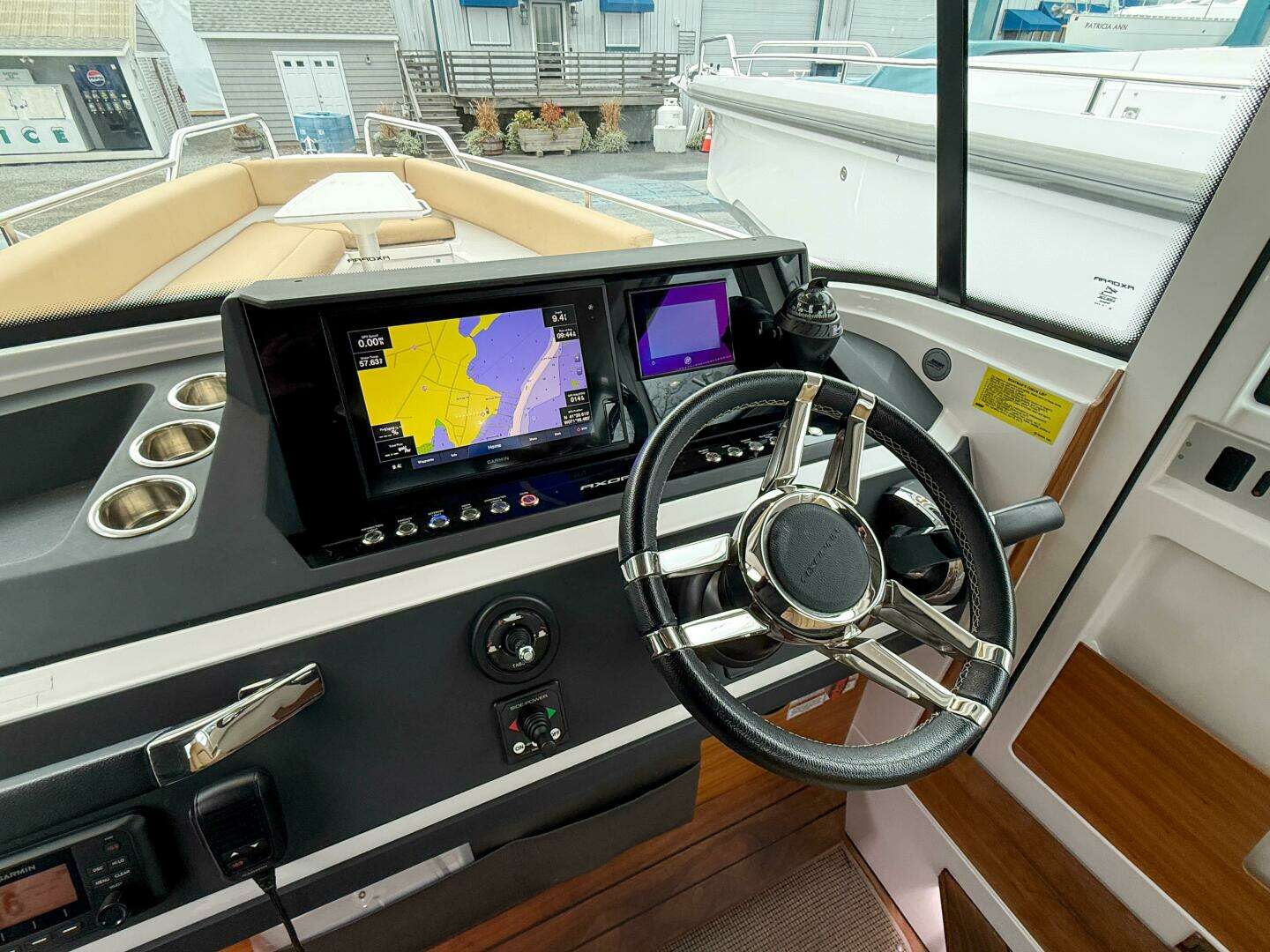 2020 Axopar 28 Cabin w/Wet Bar - Image 19