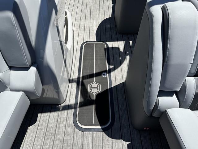 2025 Harris Solstice 230 SL - 32