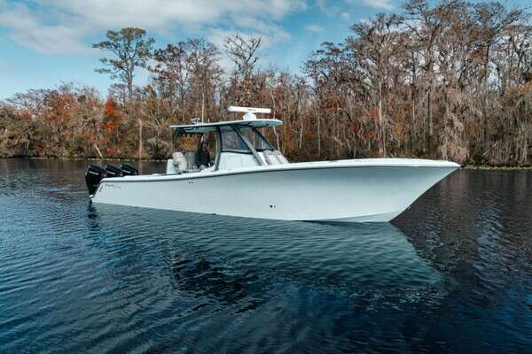2026 Front Runner 36 Center Console