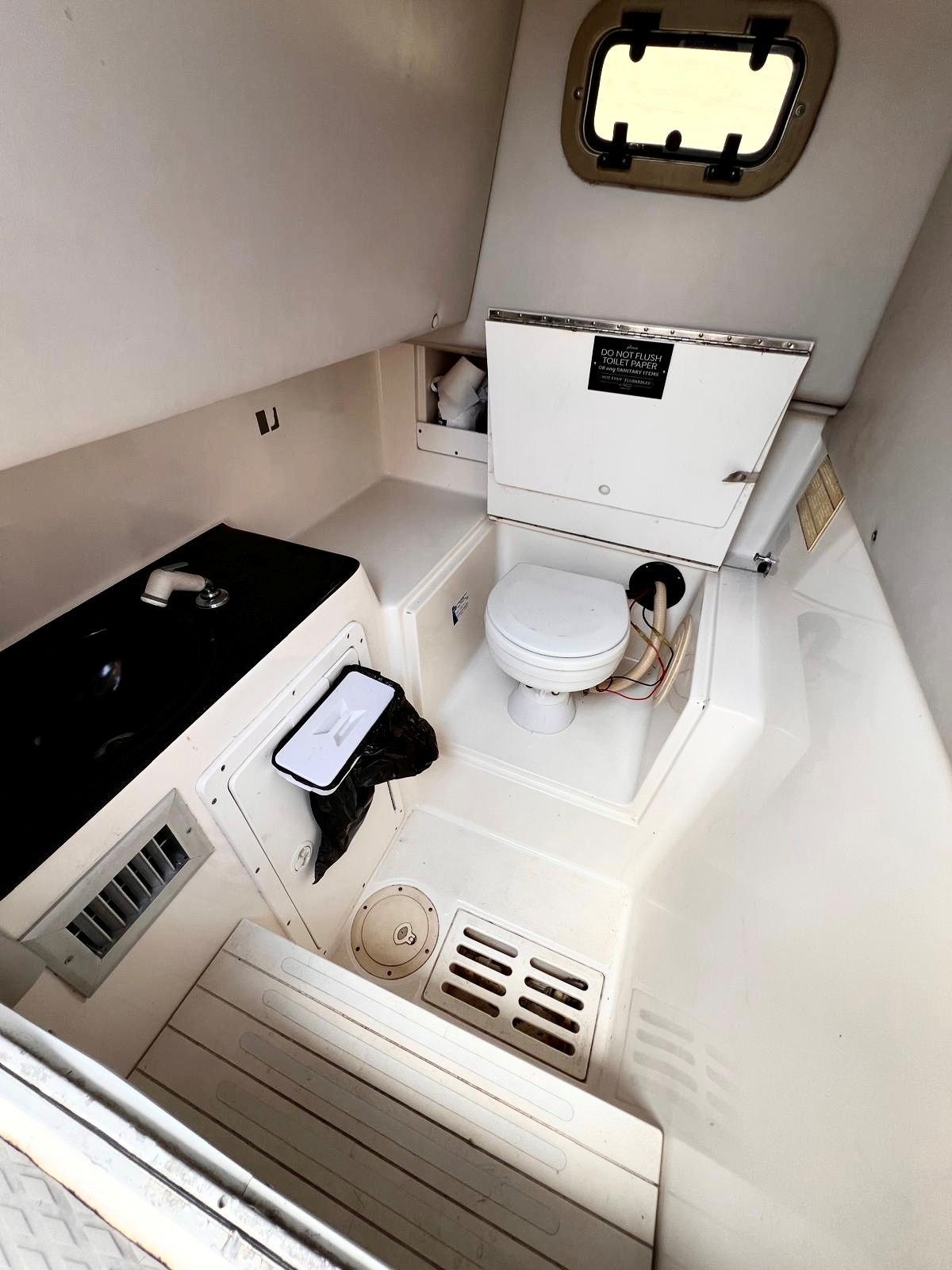 1998 Century Sport Cabin - 18
