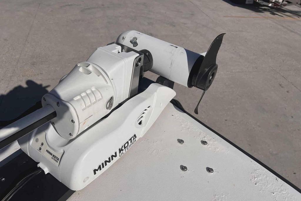 Minn Kota trolling motor on 1997 Gravois 20CC boat, mounted on deck.
