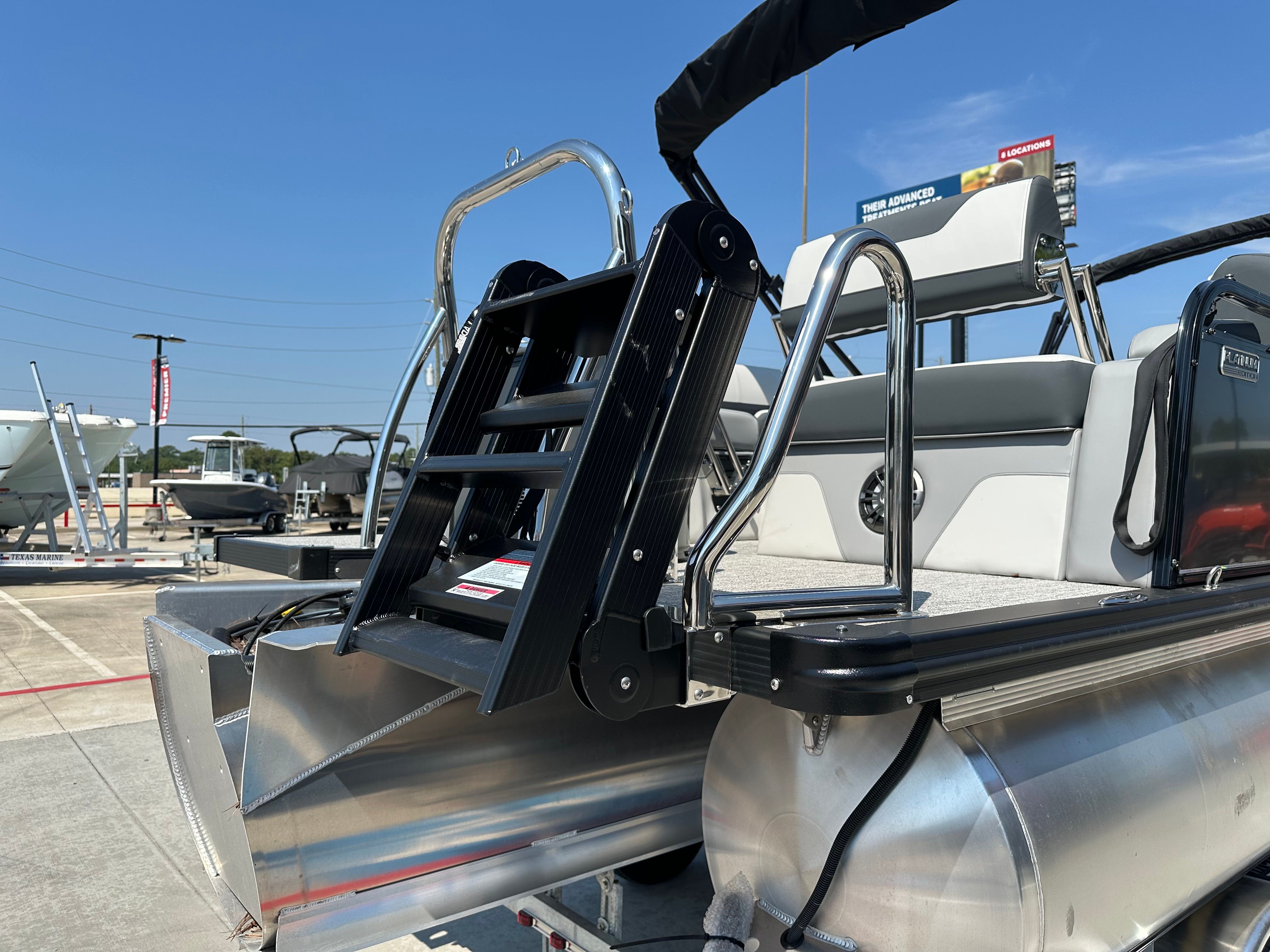 2025 Avalon LSZ Quad Lounge Shift - 23' - 12