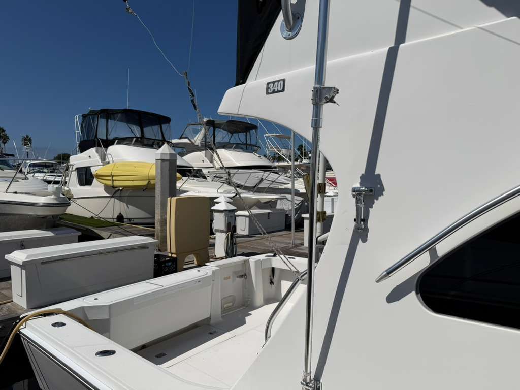 2000 Luhrs Tournament 340 Convertible - 10