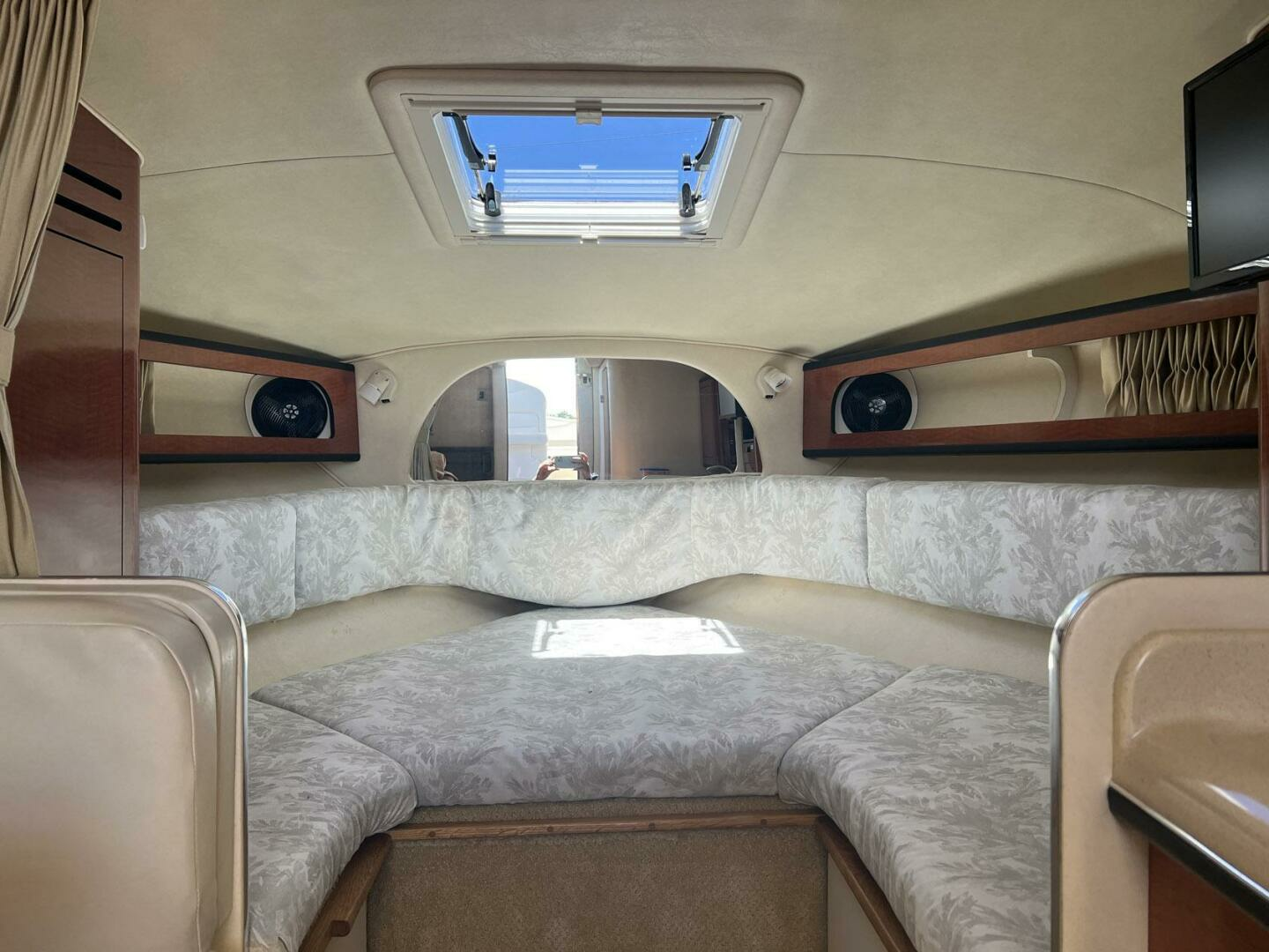 2005 Sea Ray 280 Sundancer - Image 16