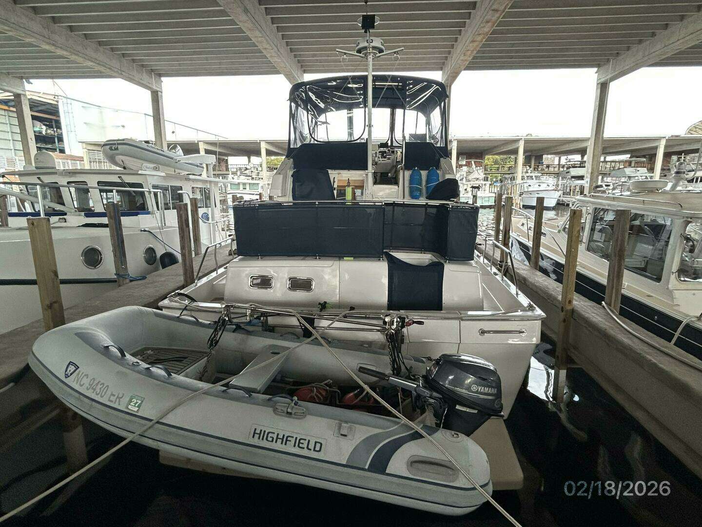 2004 Mainship 430 - Image 4