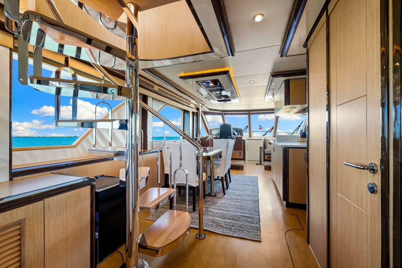 2010 Ocean Alexander 83 Motor Yacht - Image 14