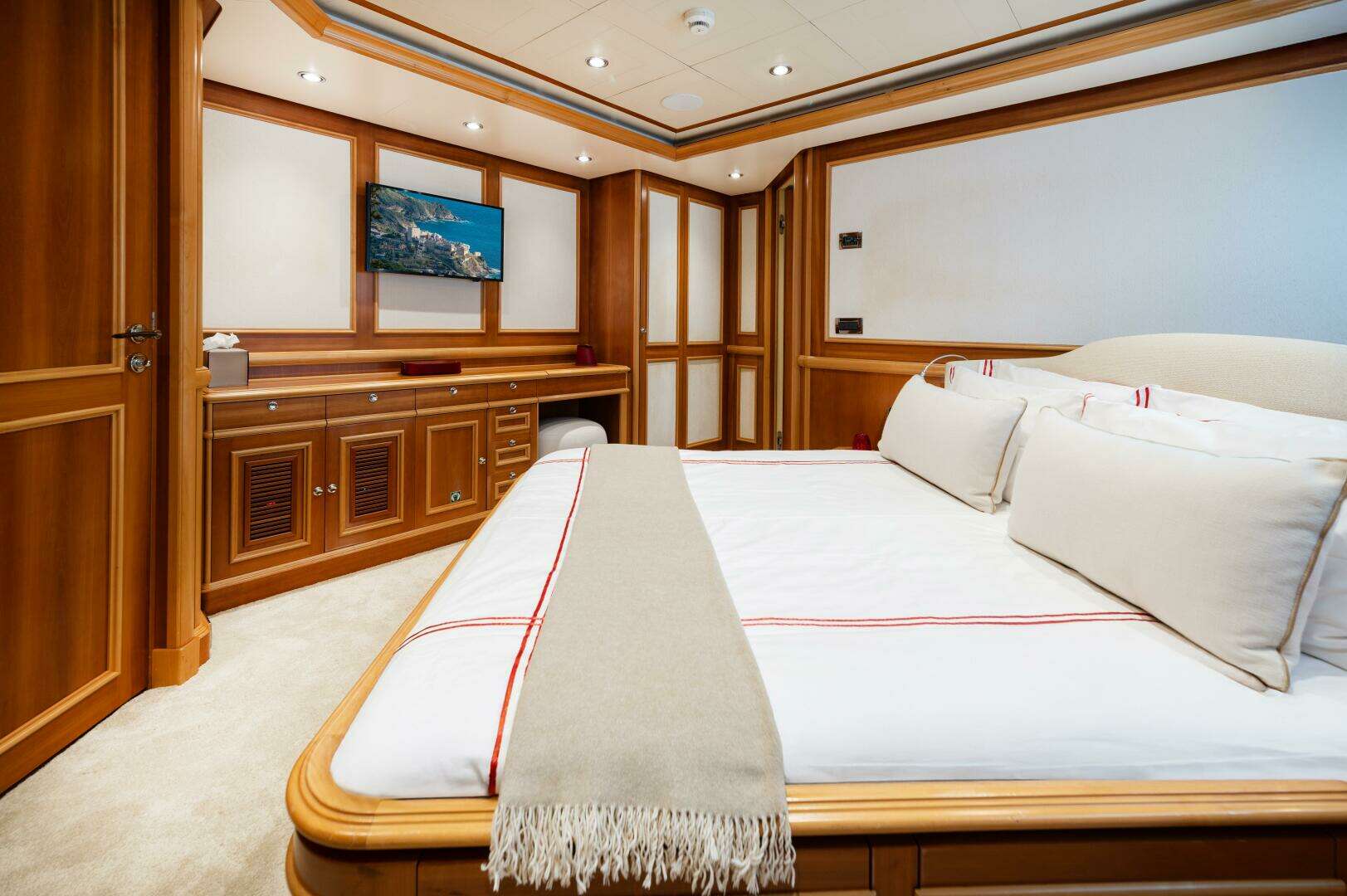 2007 CRN Pilothouse - Image 33