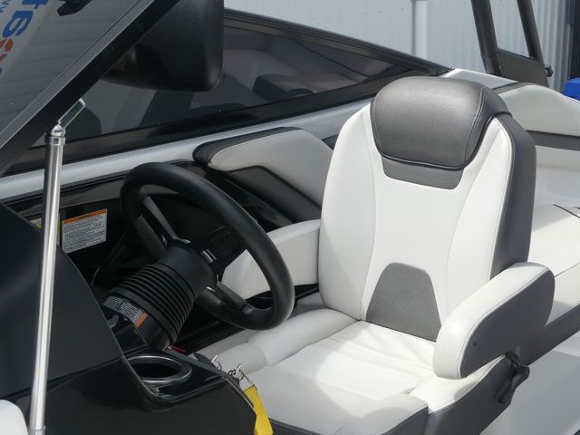 2019 Yamaha Boats AR240 - 22