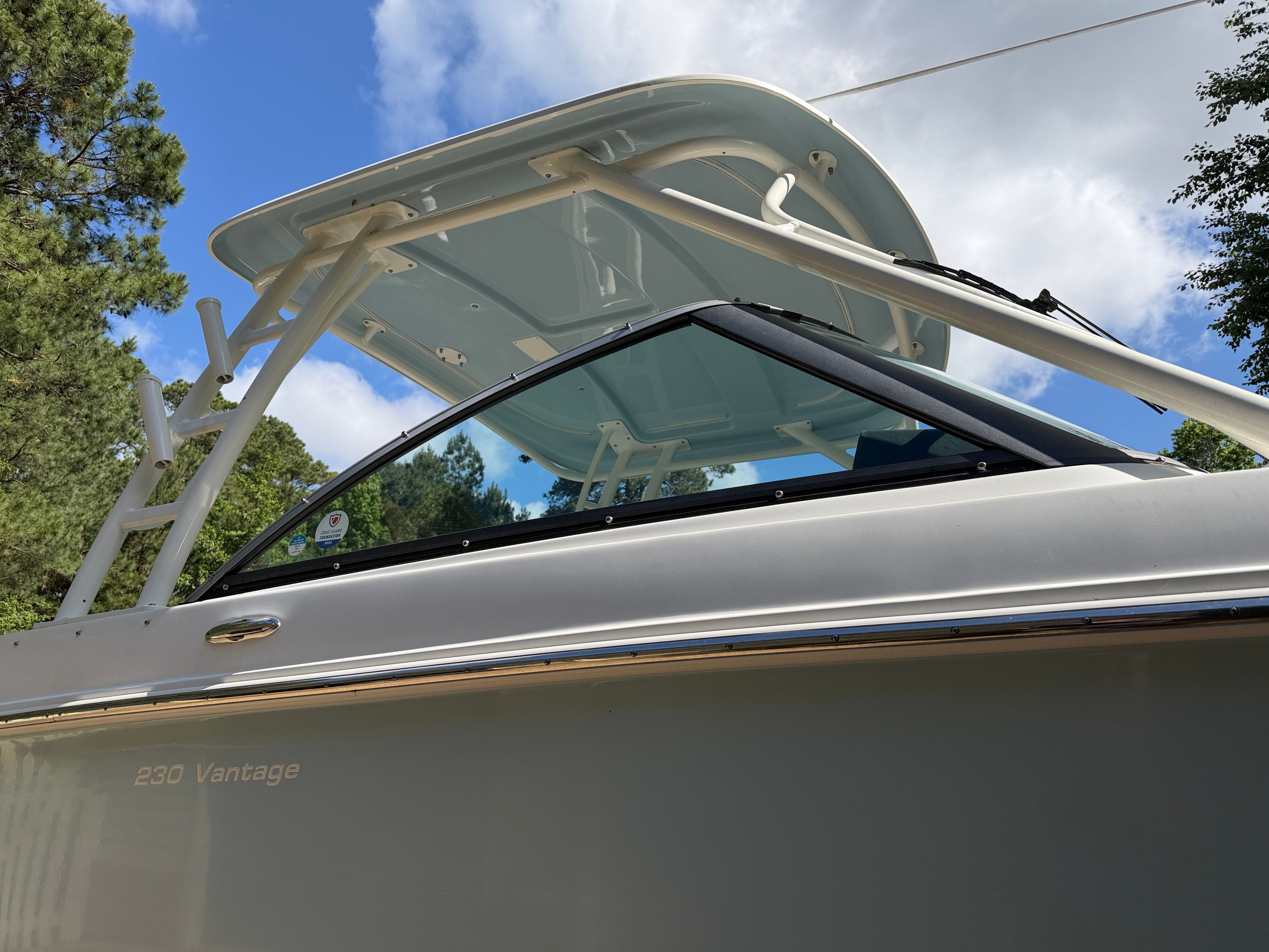 2020 Boston Whaler Vantage 230 - 37