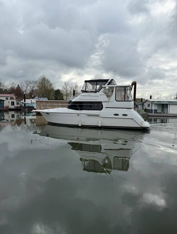2000 Carver 356 Aft Cabin Motor Yacht