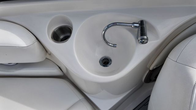 2005 Regal 2400 LSR - 20