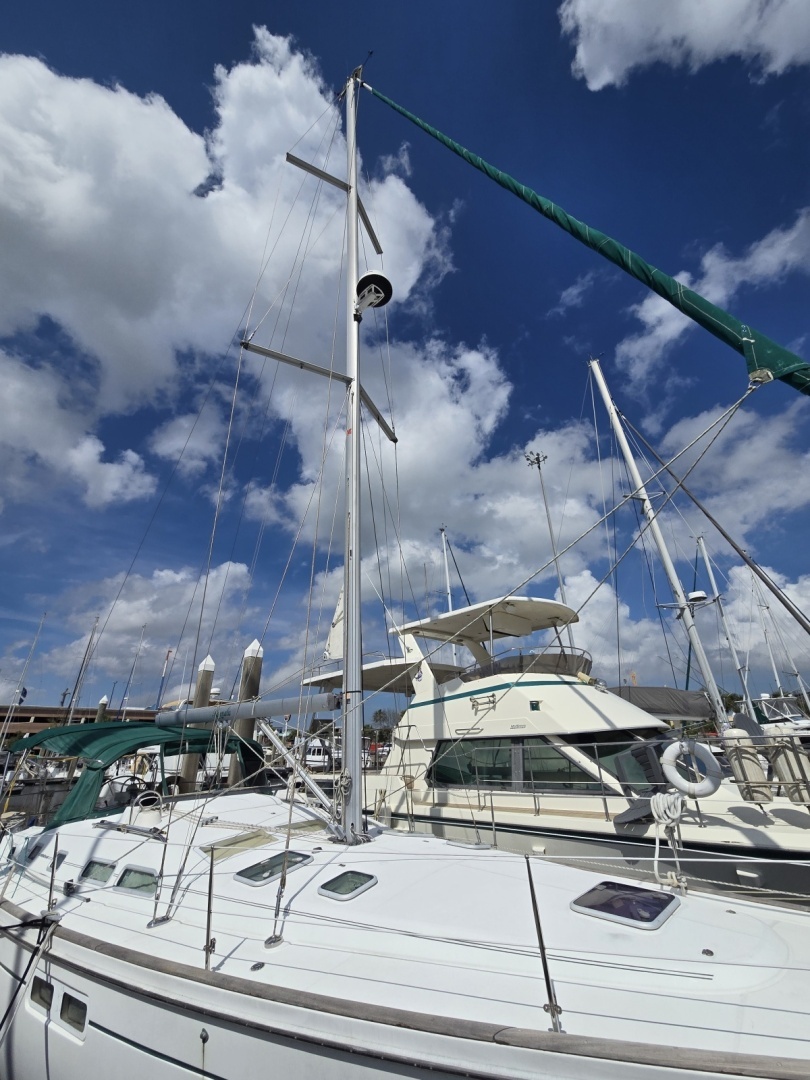 2004 Beneteau 423 - Image 17