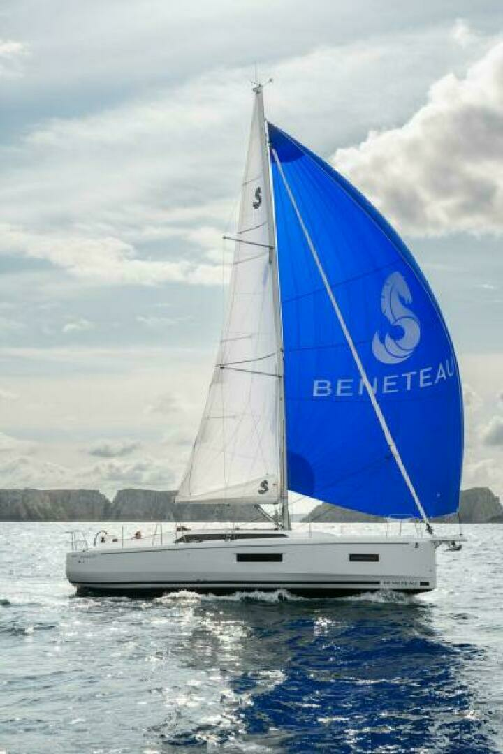 2024 Beneteau Oceanis 37.1 - Image 3