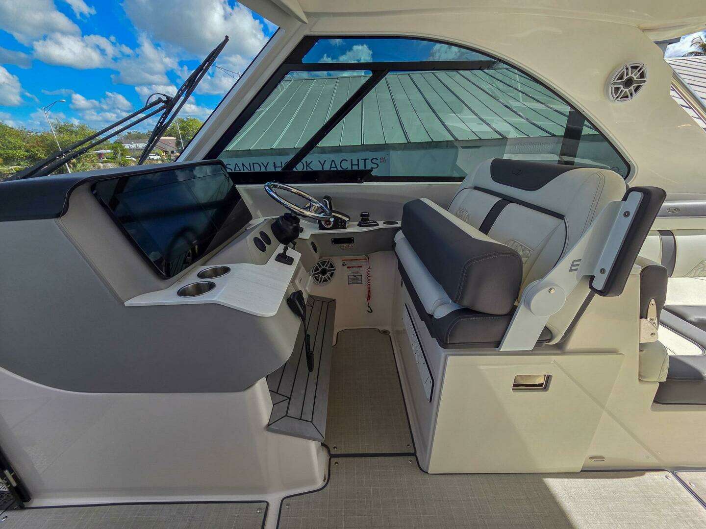 2025 Regal LX36 - Image 21