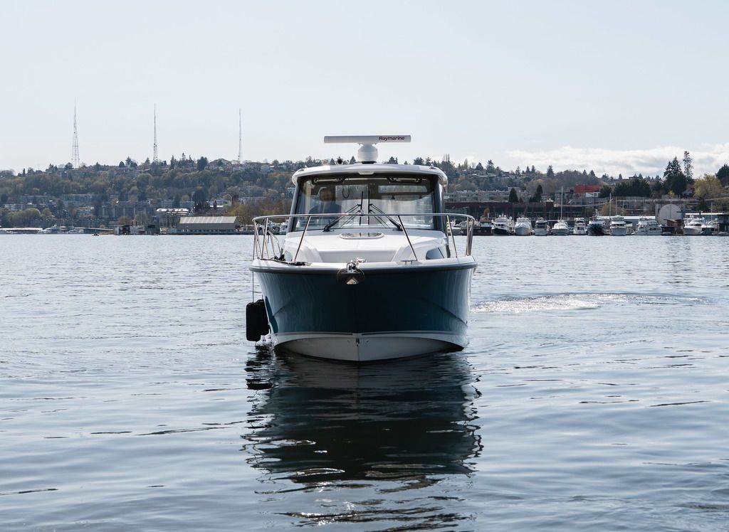 2020 Boston Whaler 325 CONQUEST PH - 4