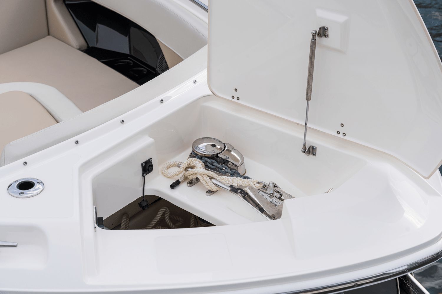2026 Boston Whaler 280 Vantage - 46