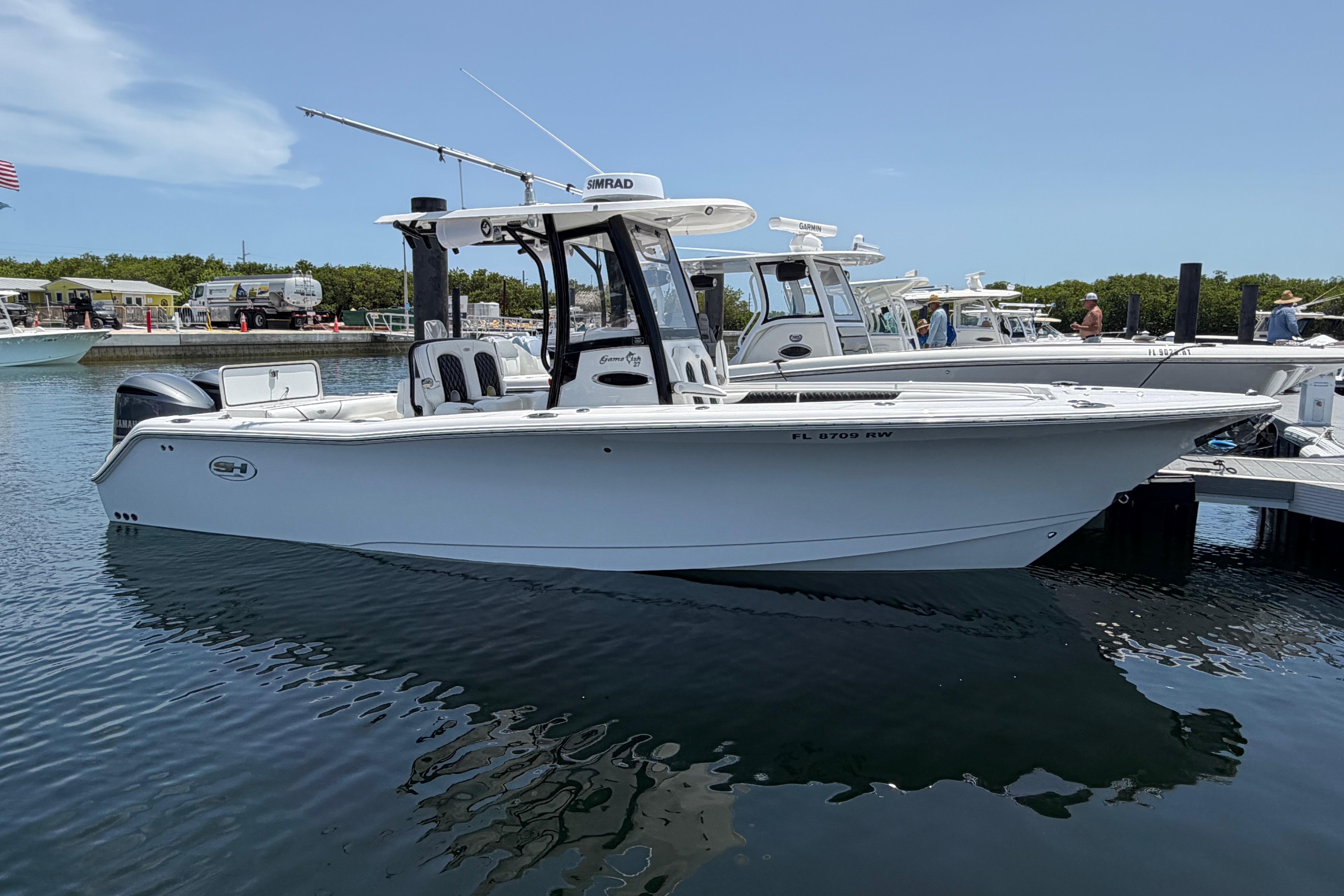 2019 Sea Hunt Gamefish 27 Coffin Box
