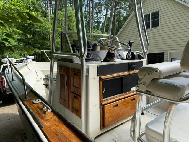 1985 Boston Whaler Outrage - 7