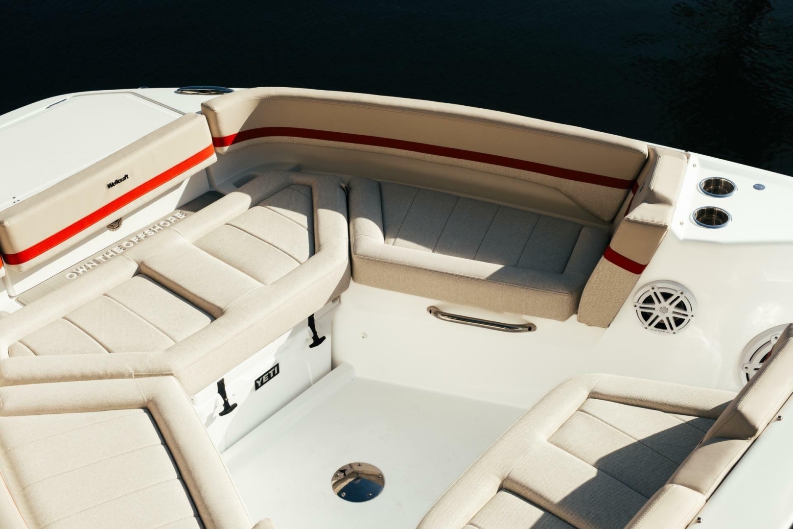 2027 Wellcraft 28 T-Top - Image 4