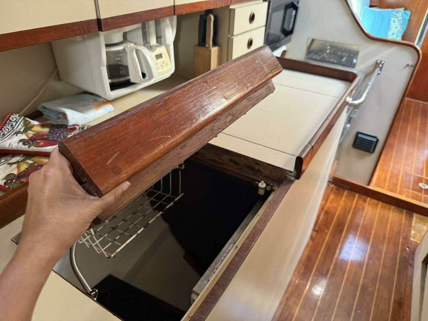 1985 Endeavour 42 - Image 48