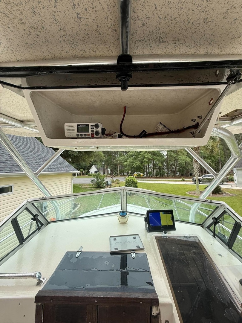 1981 Grady-White 220 Bimini - Image 8