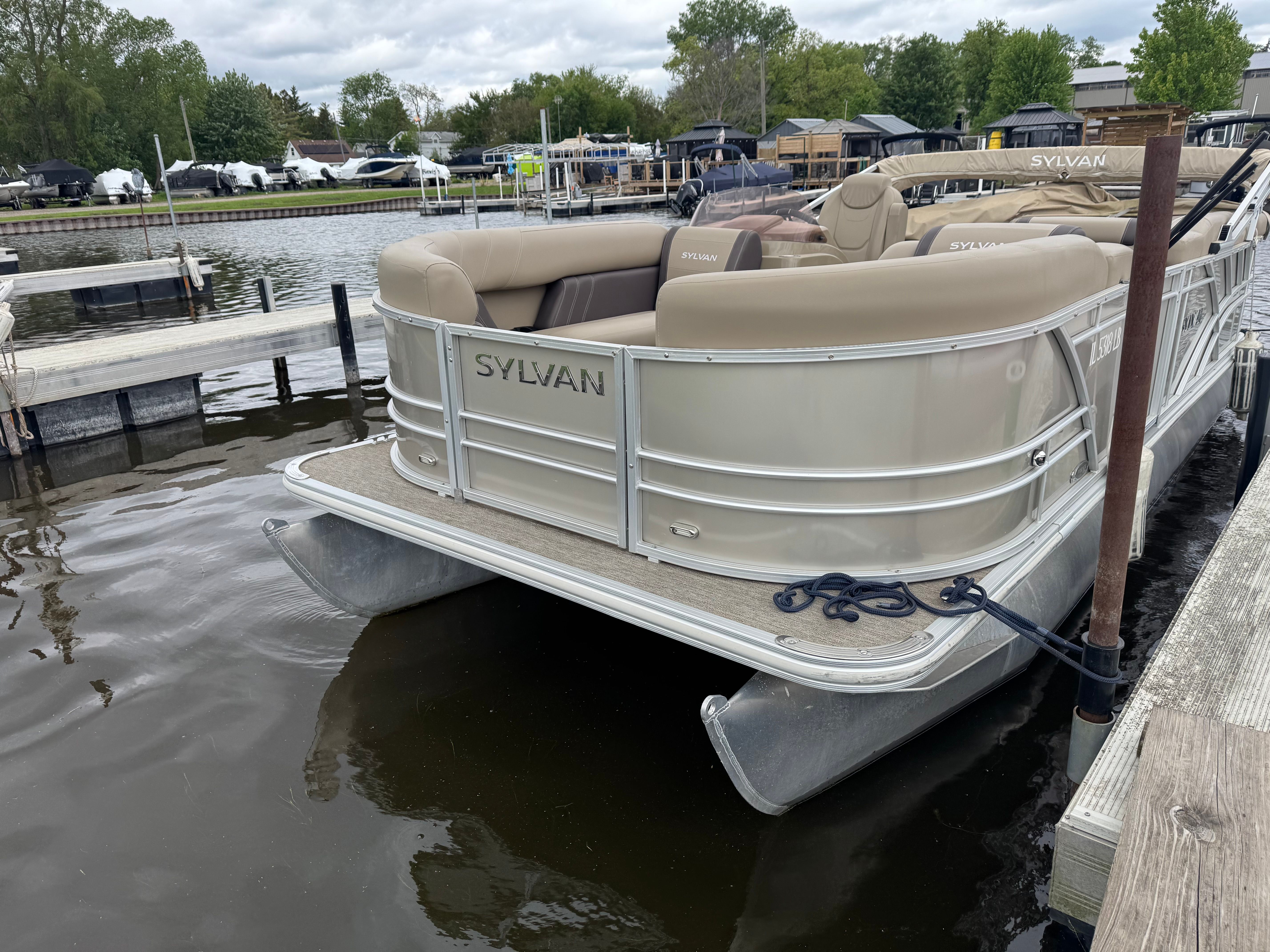2021 Sylvan 8522 Mirage Cruise