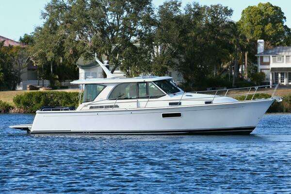 2027 Sabre 43 Salon Express