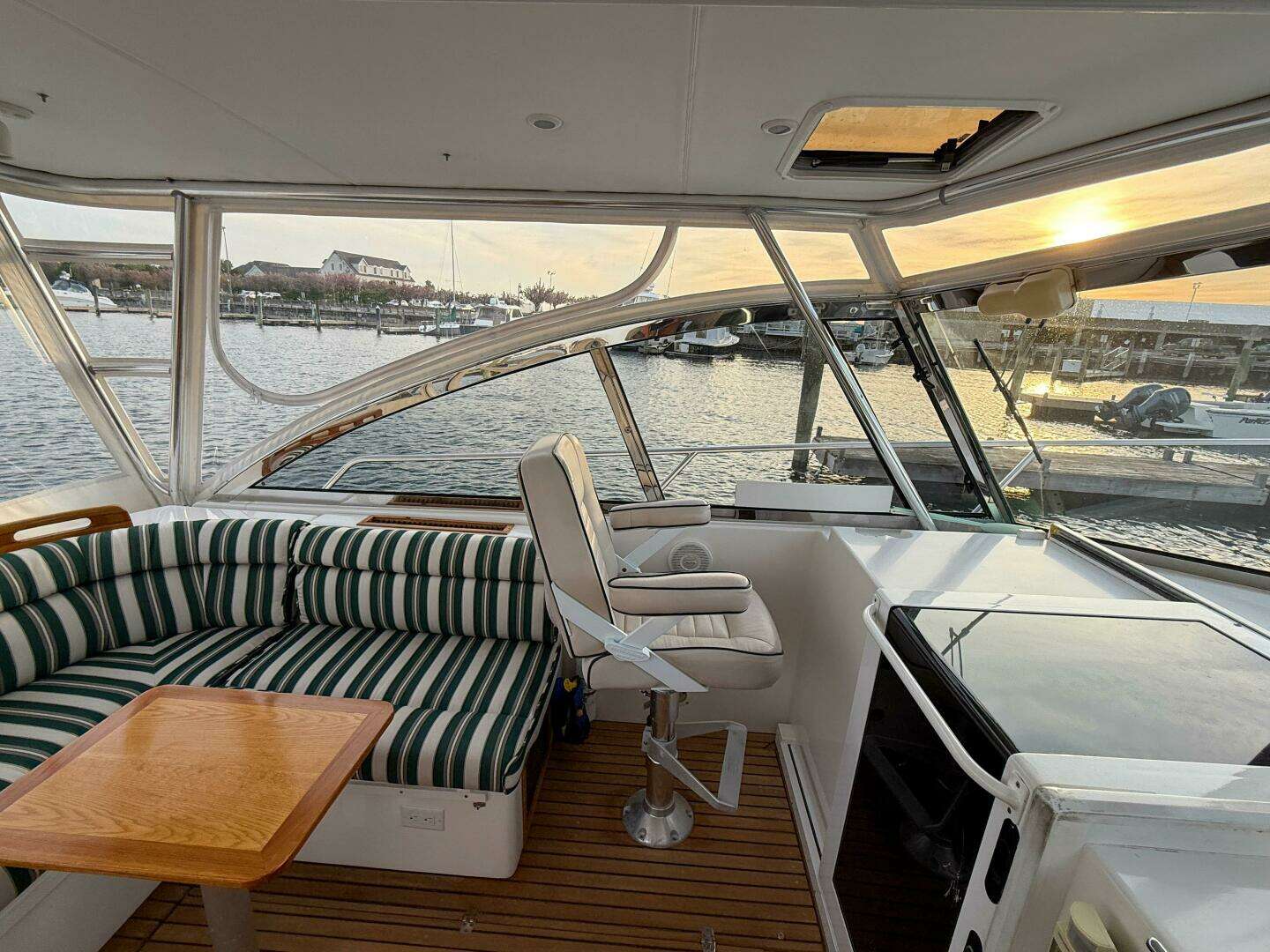 2002 Legacy 34 Express Twin Jet - Image 19