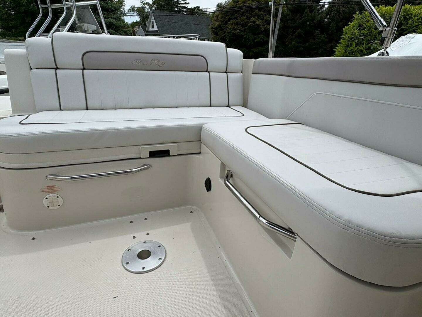 2010 Sea Ray 260 Sundeck - Image 9