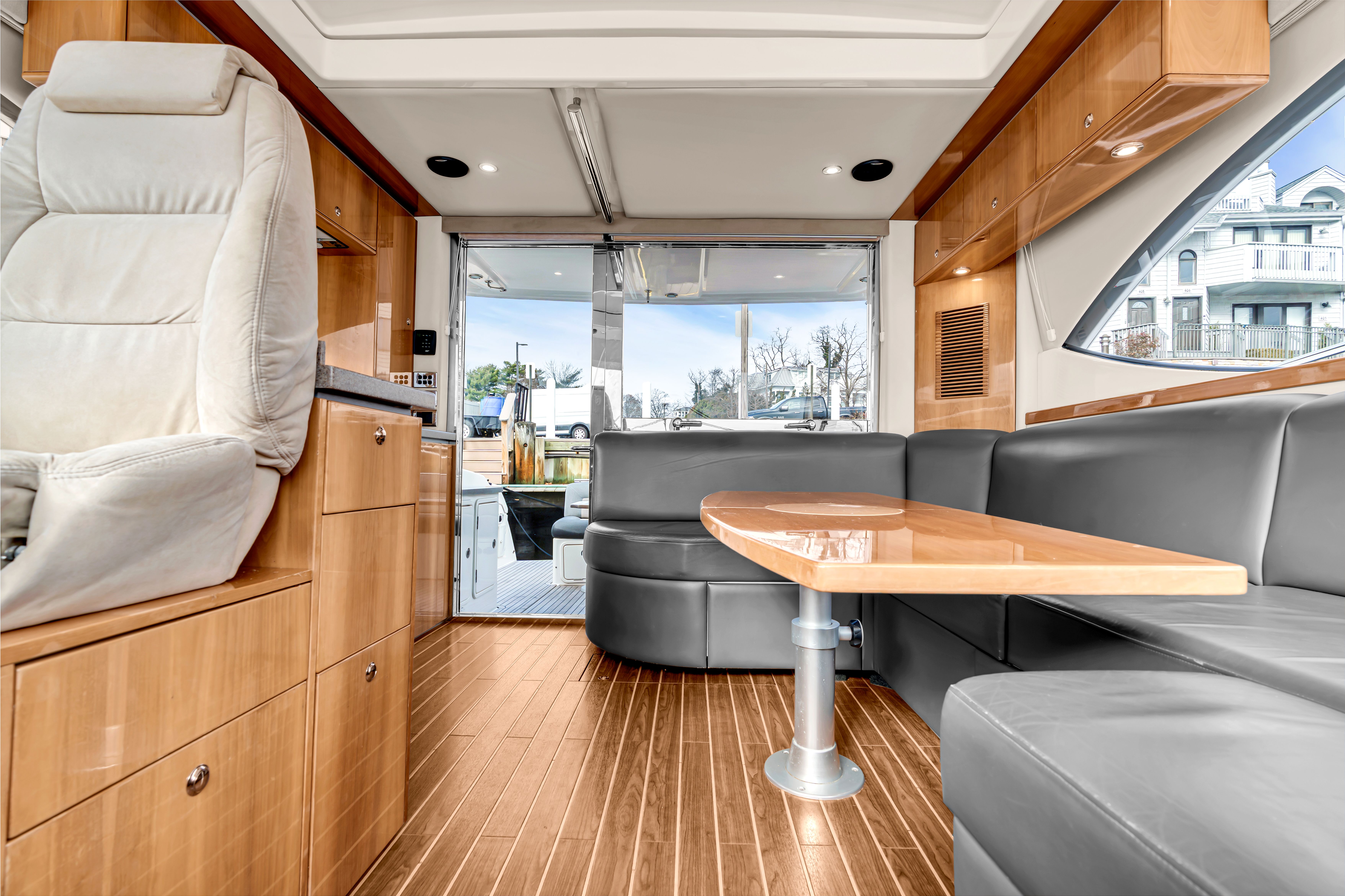 2014 Riviera 44 Sport Yacht - 53