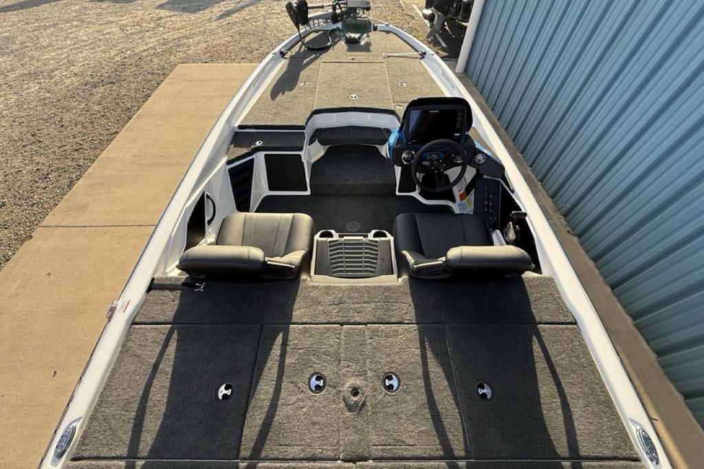 2026 Skeeter ZXR19 SE boat interior with dual seats and steering console.