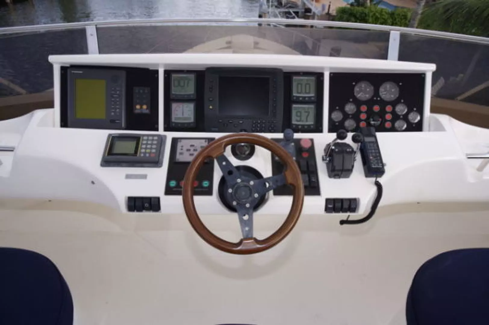 1999 Viking Sport Cruiser - Image 16
