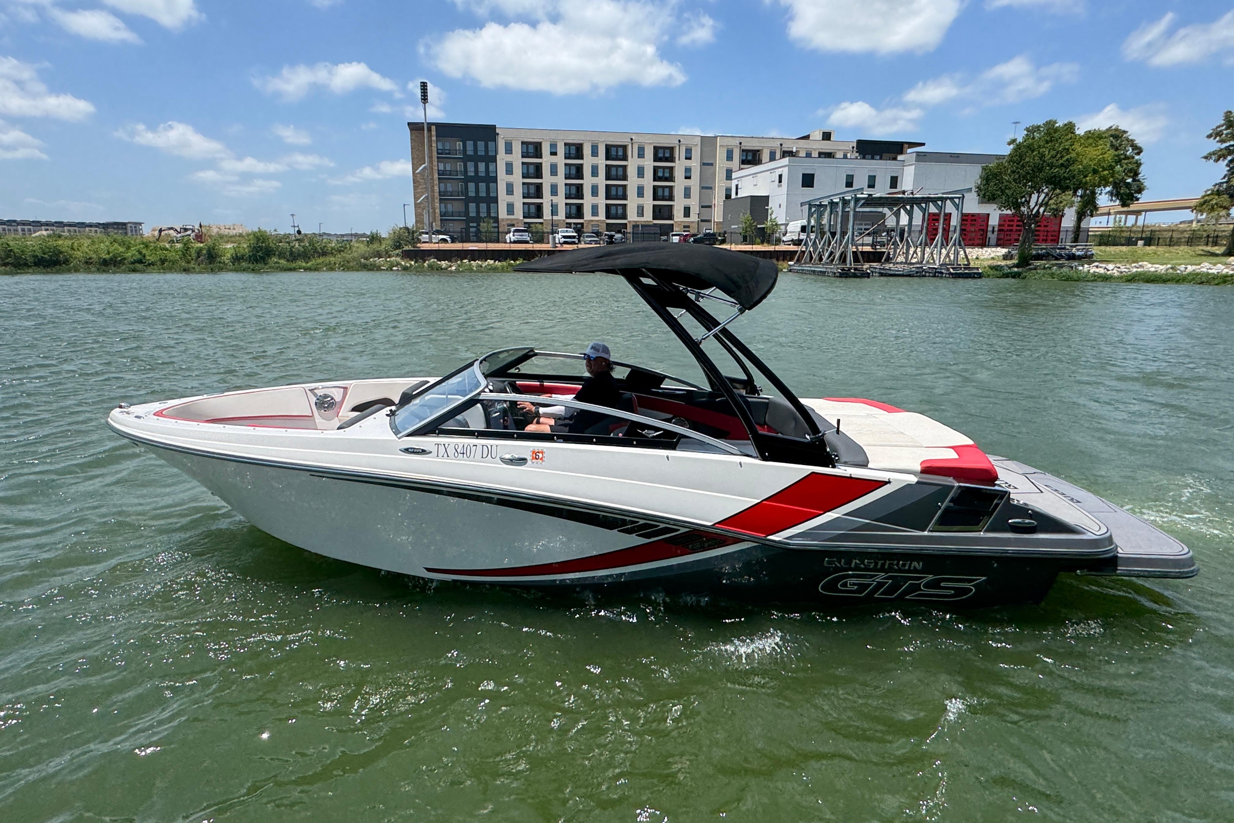 2017 Glastron GT 225