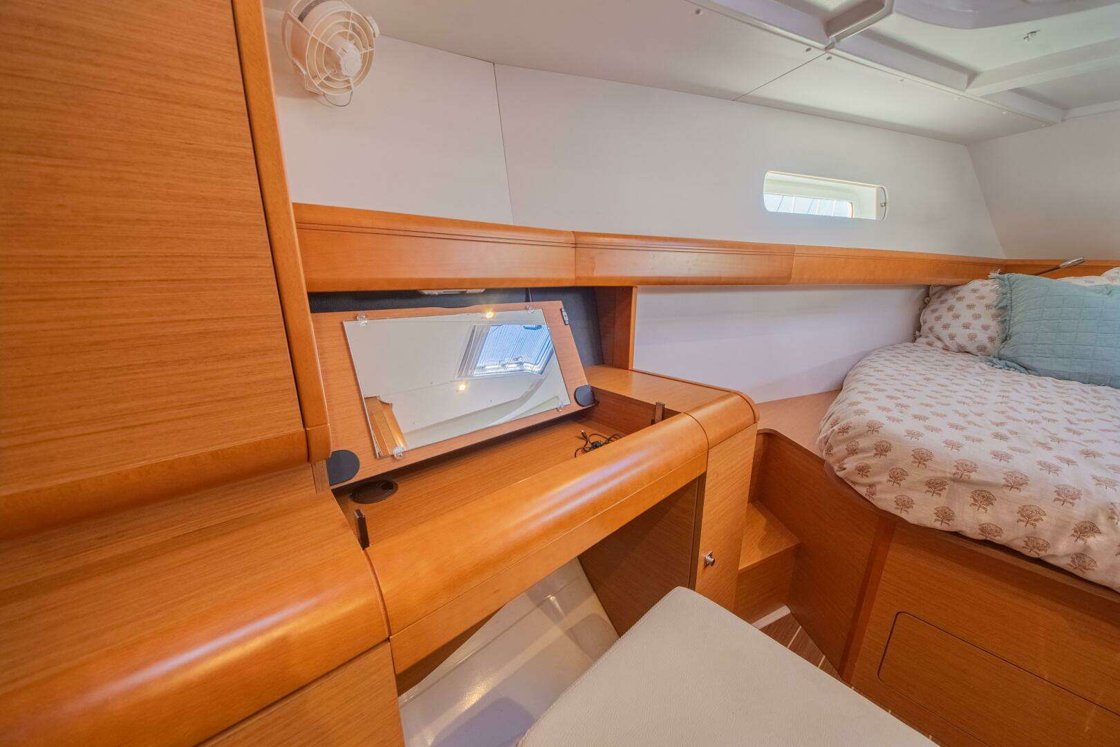 2016 Jeanneau 439 - Image 20