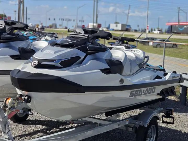 2026 Sea-Doo GTX Limited 325 White Pearl Premium