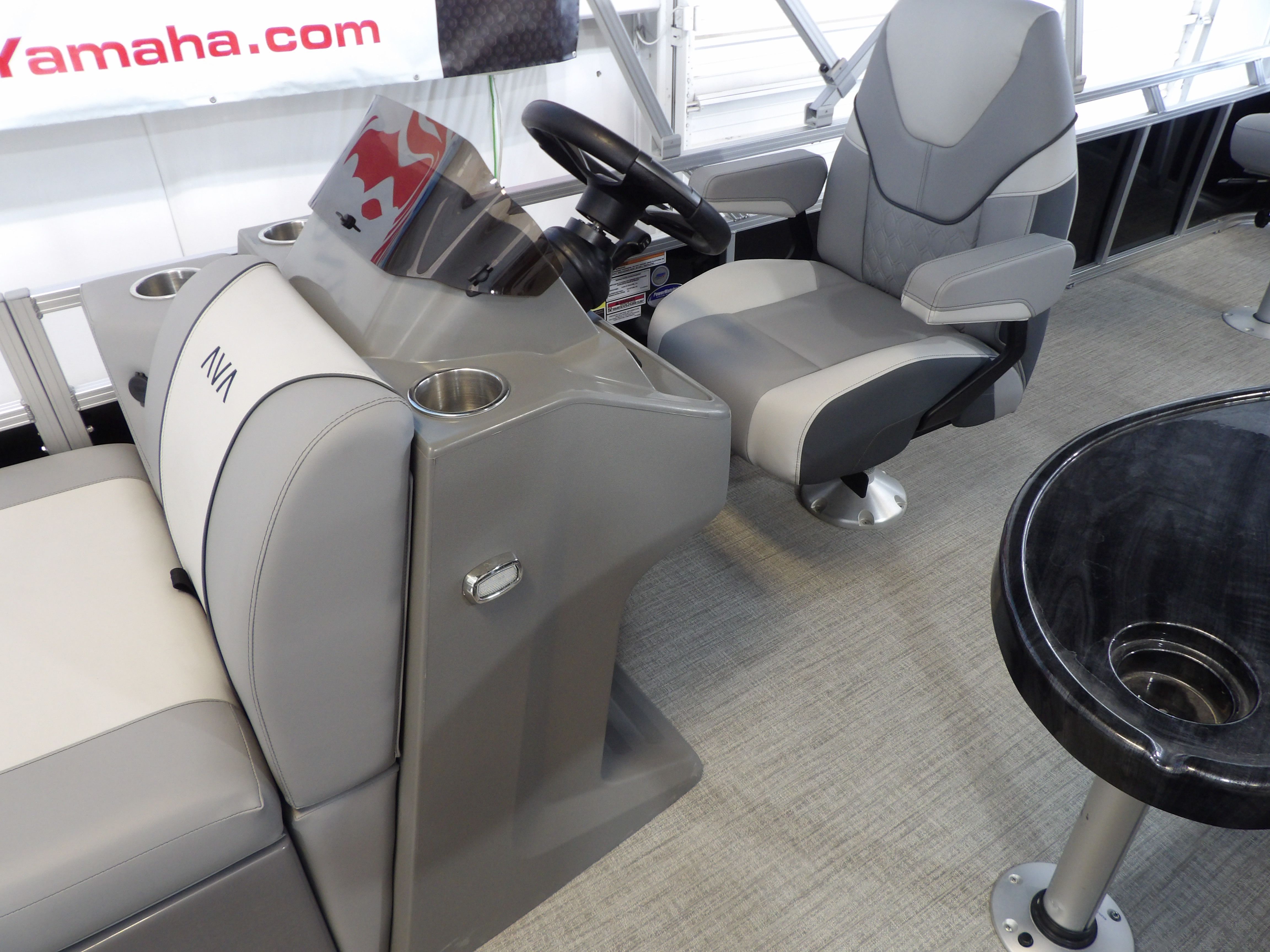 2026 Avalon Venture 85 Rear Fish - 21' - 22