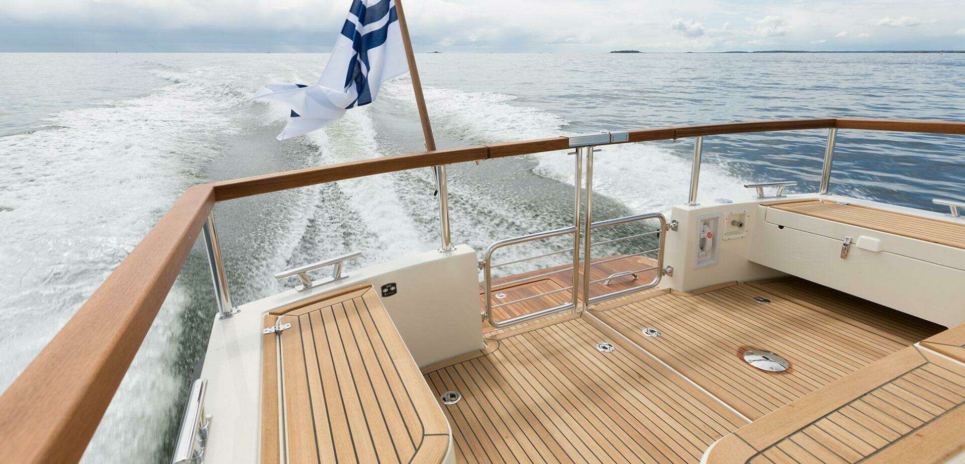 2027 Targa 30.1 - Image 9