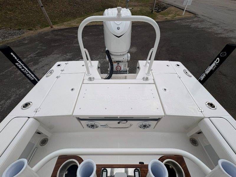 2026 Robalo 246 Cayman - 100