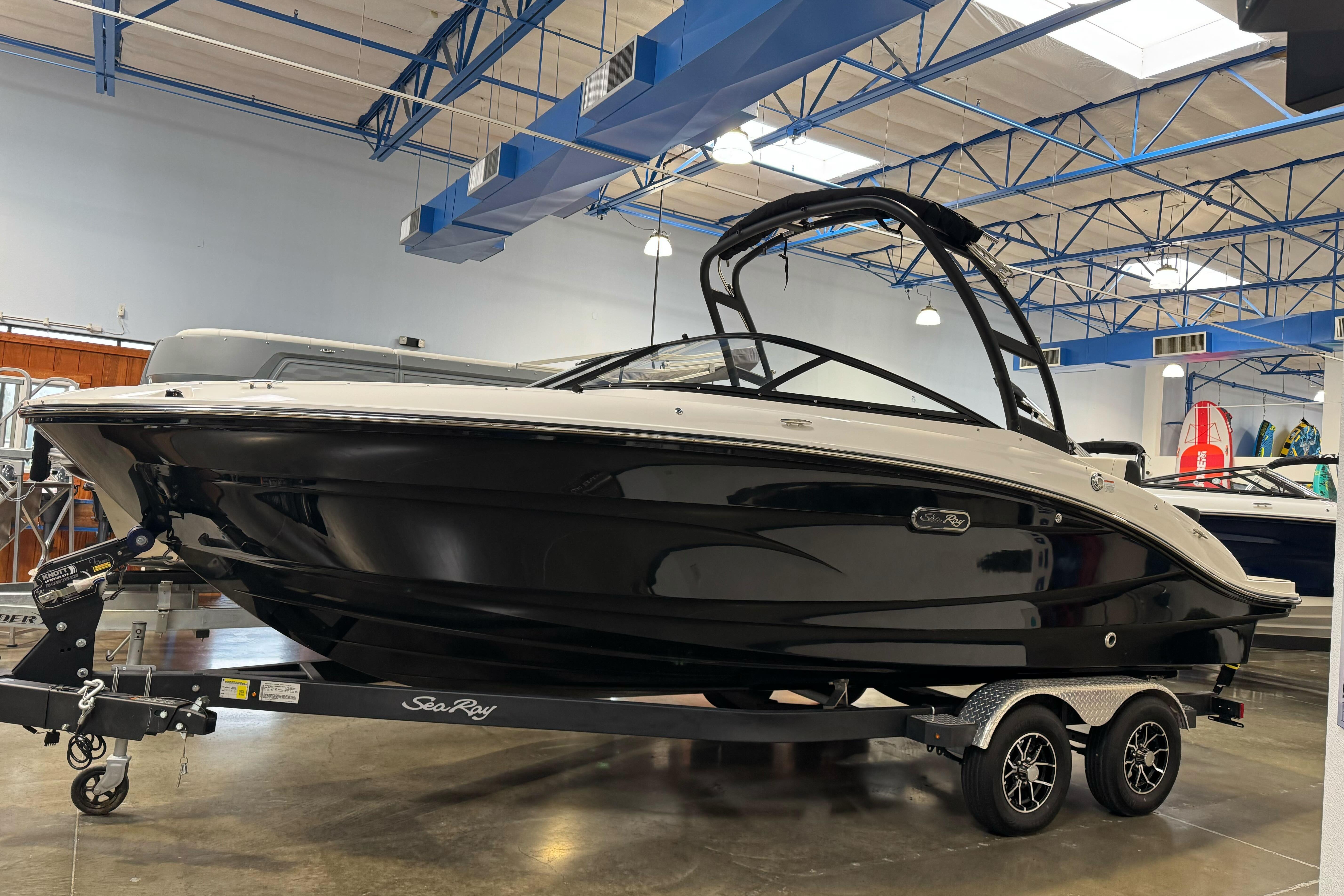 2026 Sea Ray SPX 210